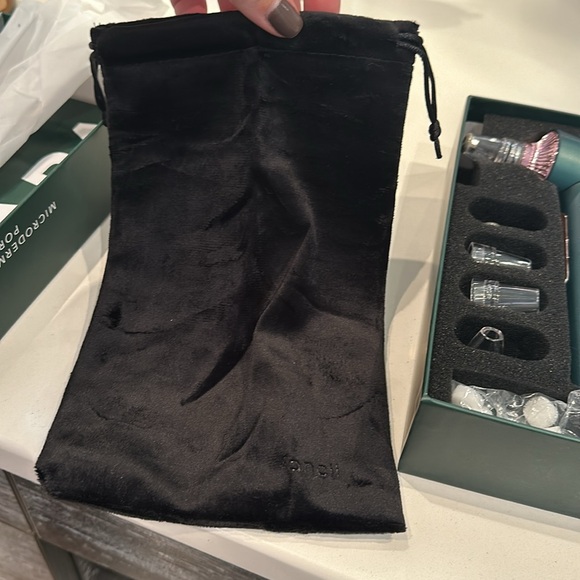 Clara - Microdermabrasion + Pore Cleansing - Picture 7 of 13